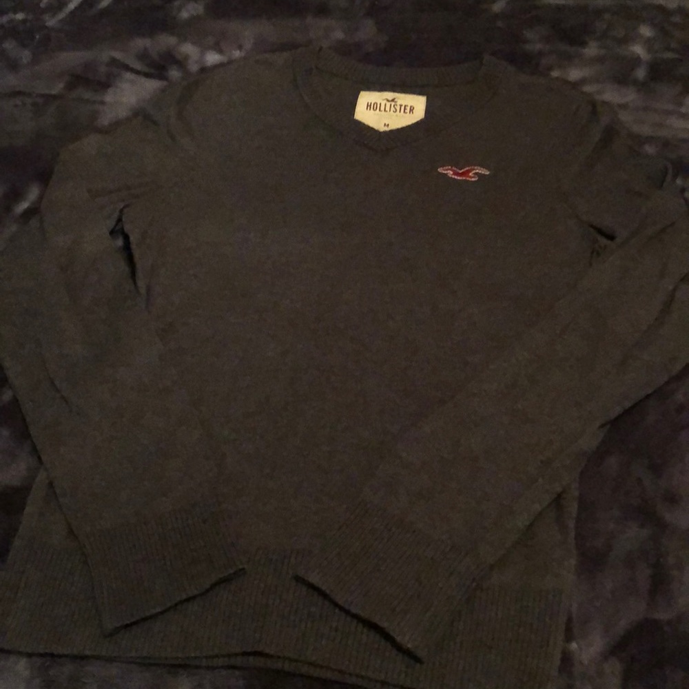 Hollister lightweight sweater - medium